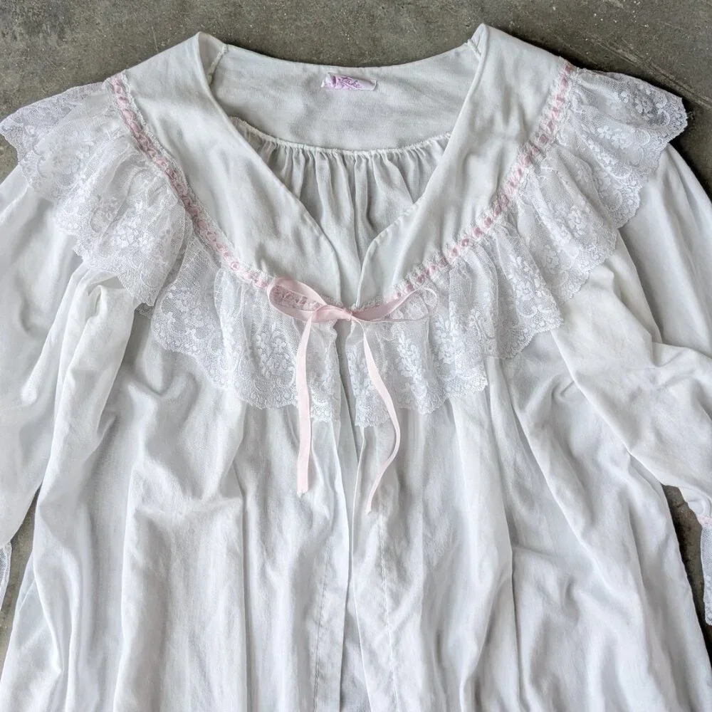 Vintage 80s Maternity Robe White Lace Ruffle Open Front Loungewear medium